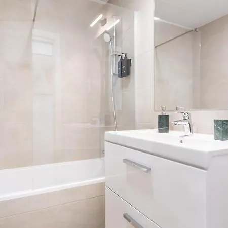 Apartment Panoramic Skyrise On The 20th Floor By Rems Malaga
